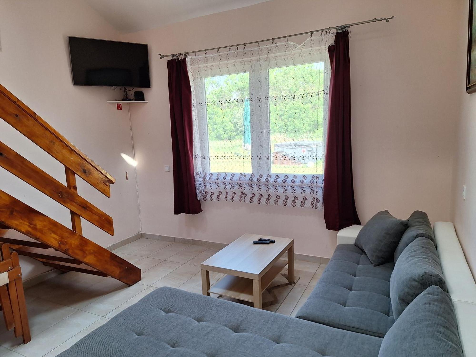 Cserke Holdfeny Apartman Cserkeszőlő Bagian luar foto